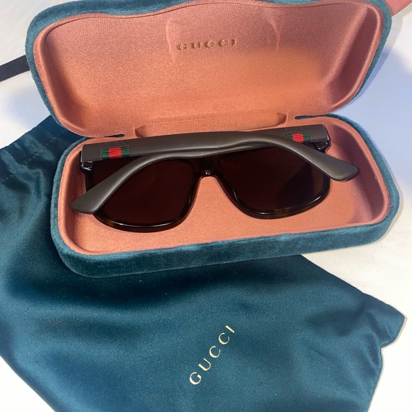 Gucci Polar GG0010S - Picture 3 of 8